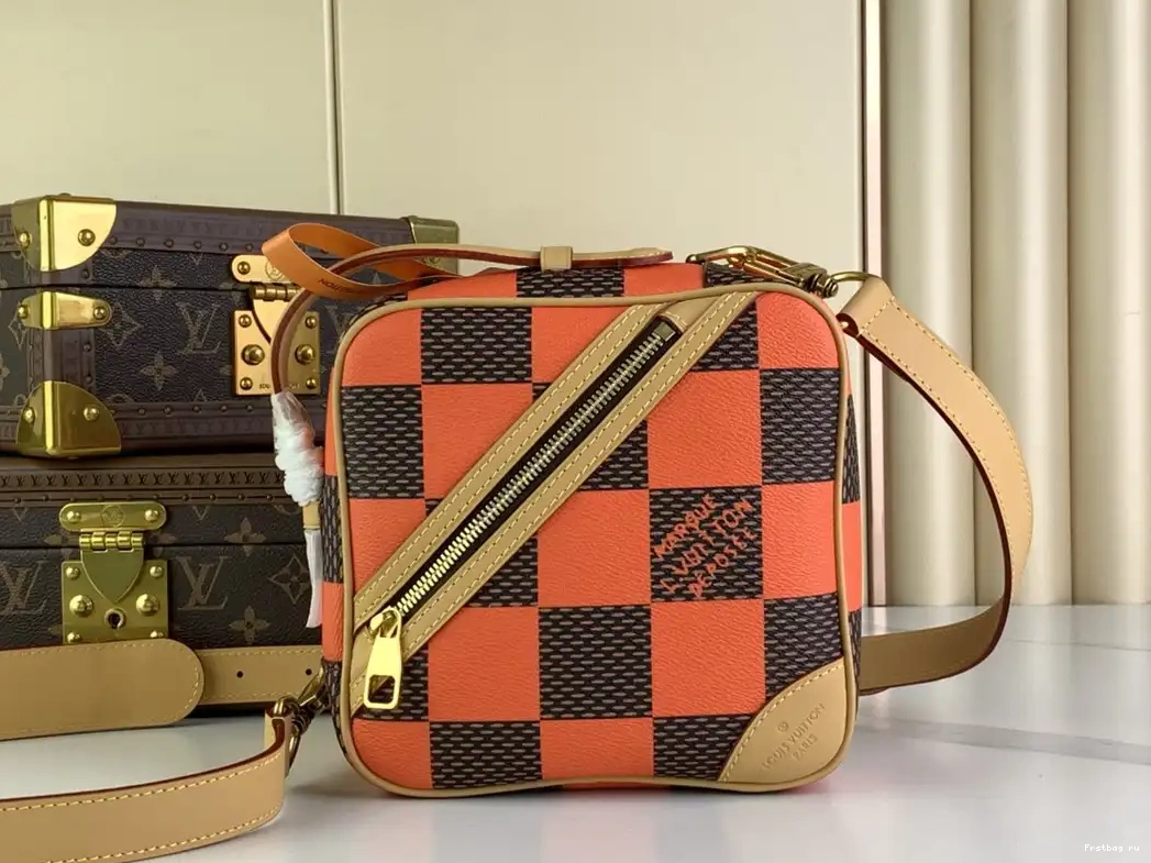 Frstbag ru Chess Messenger-24*24*8CM LOUIS VUITTON 0501